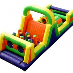 brinquedos inflaveis com obstaculos